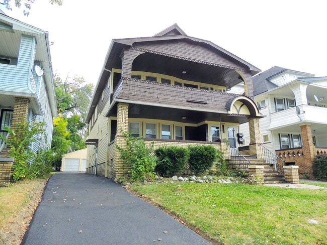 Building Photo - 3669 Hildana Rd Unit 1st Floor