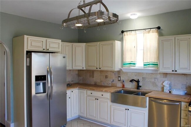 Photo - Absolutely adorable 3 bedroom/1.5 bath hou...