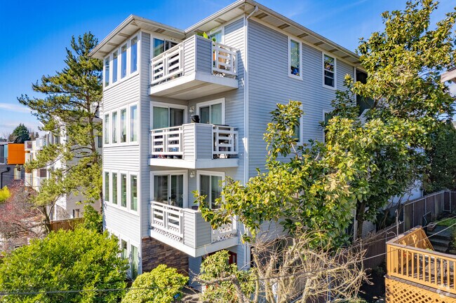 Exterior - Salmon Bay Vista Apartments