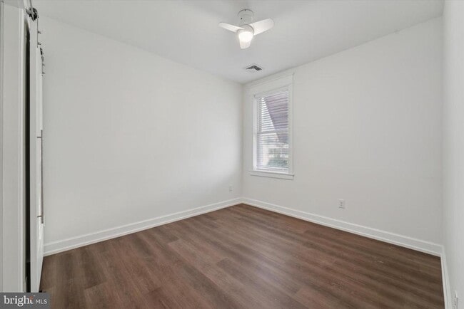 Photo - 1049 W Lancaster Ave