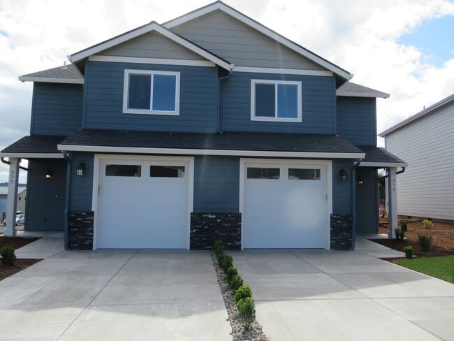 Photo - Newer Three Bedroom Duplex Unit 375