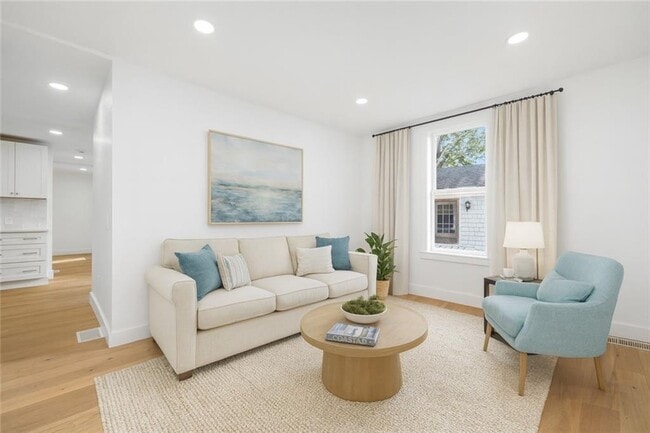 Photo - 7 Sheffield Ave