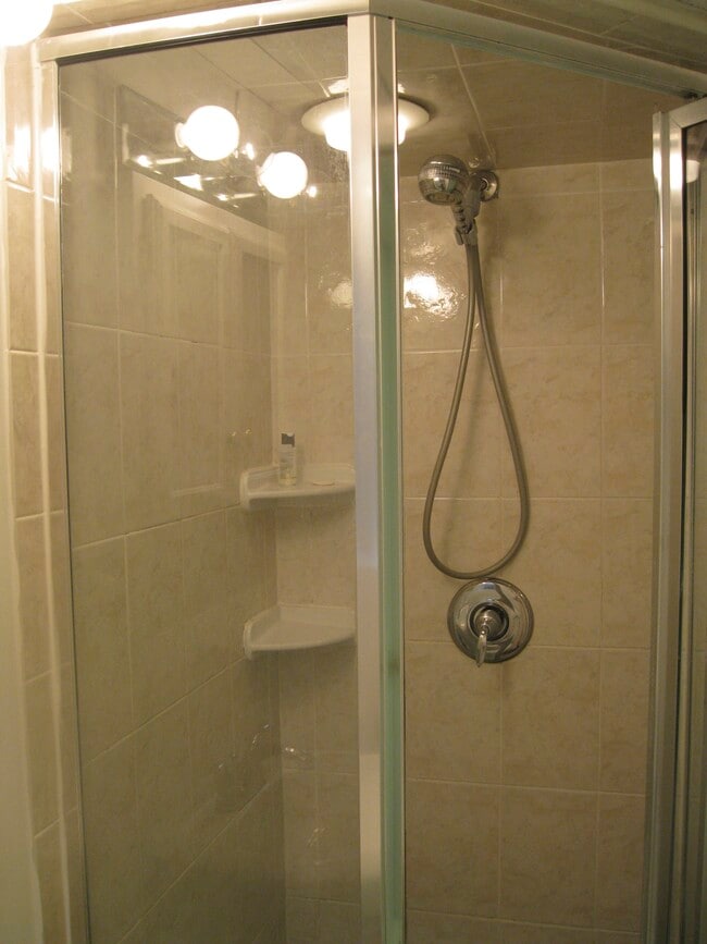 Photo - 2319 Huidekoper Pl NW Unit Basement Studio