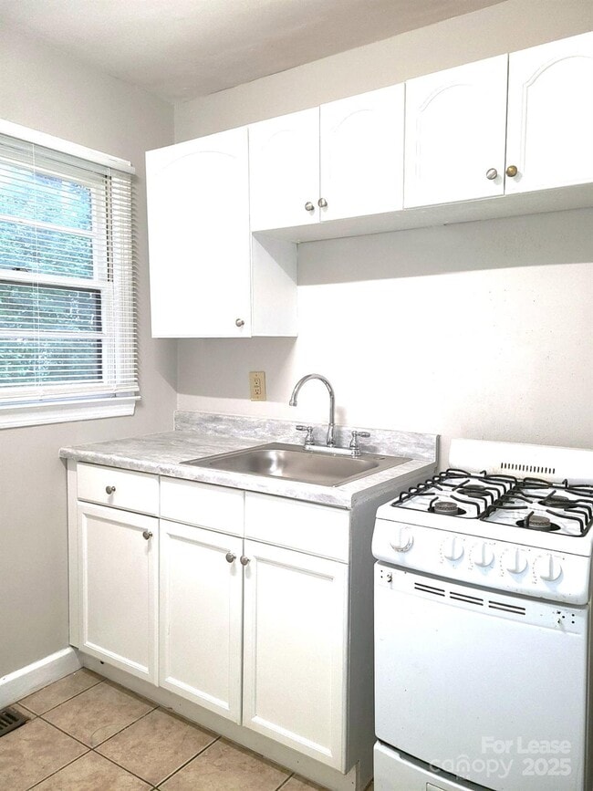 Photo - 2420 Shamrock Dr