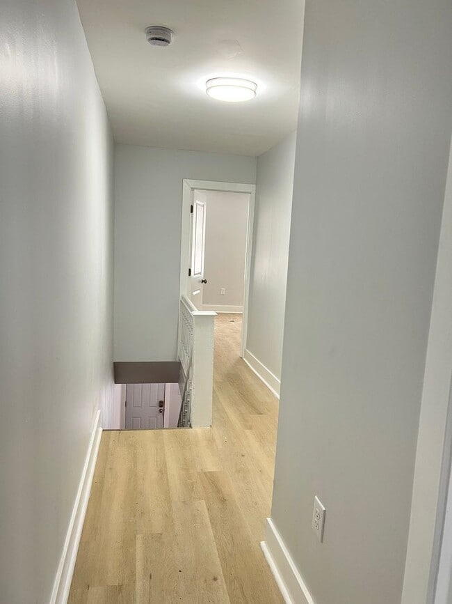 Photo - Remodeled 3b/1.5b House in South Philly! Section 8 ONLY!