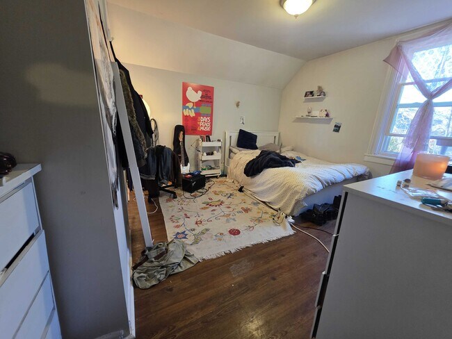 Photo - 308 Collingwood St