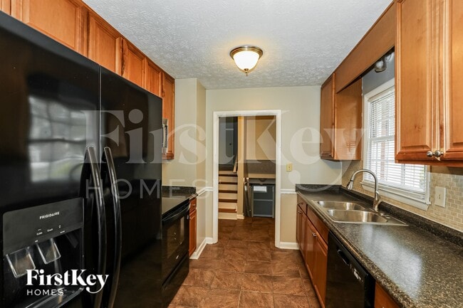 Photo - 335 Sharon Dr