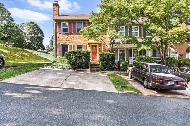 Building Photo - 439 Wynridge Dr Rental
