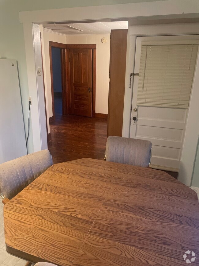 Building Photo - 539 Oak Park Ave Unit 2 Rental