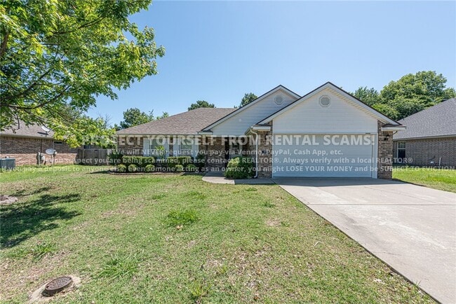 Building Photo - 1674 N Hazeltine Dr