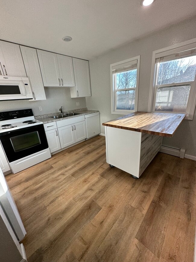 Building Photo - 1350 Balfour dr Unit 4