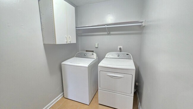 Photo - Charming 3-Bedroom Home With Modern Upgrad...