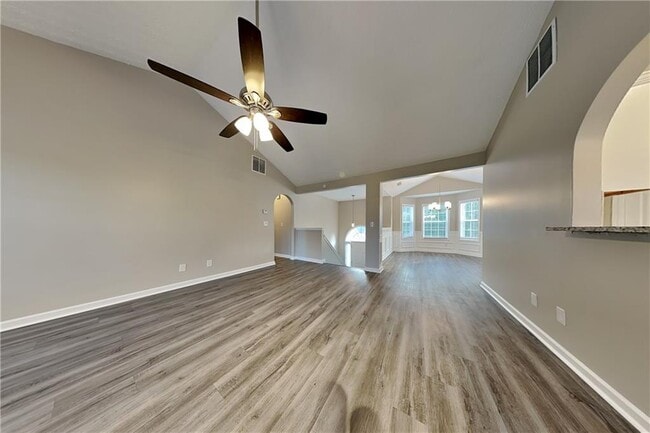 Photo - 903 Tucker Ln