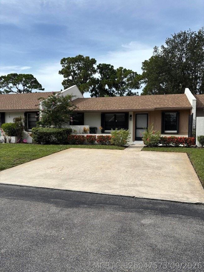 6132 Fairfield Cir