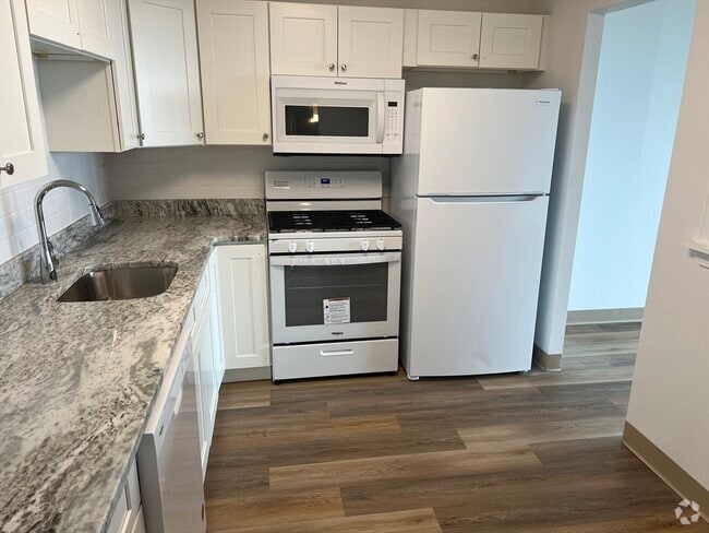 Building Photo - 1 Pond St Unit 10K Rental