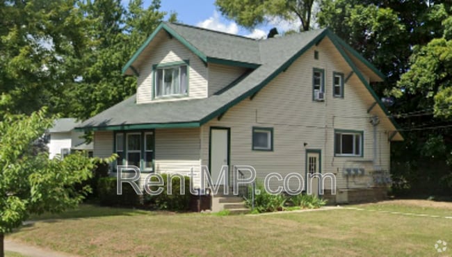 Building Photo - 703 E Chippewa St Rental
