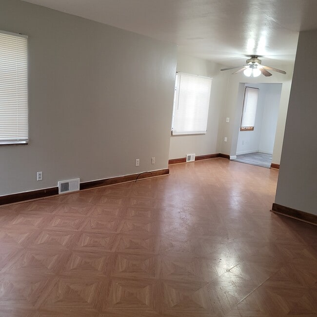 Living/Dining Room - 4235 Chester Dr