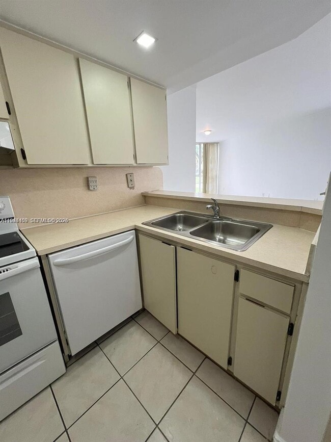 Photo - 7035 NW 186th St Unit D303