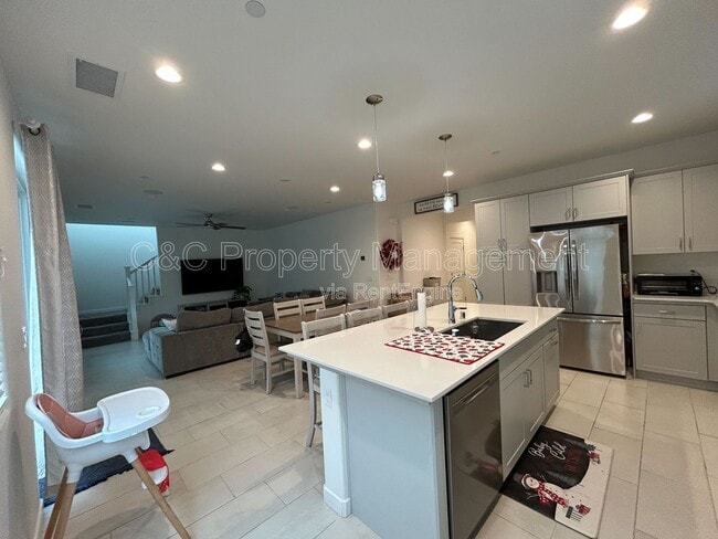 Photo - 711 Robert Ave