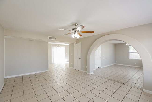 Photo - 5233 W Cypress St