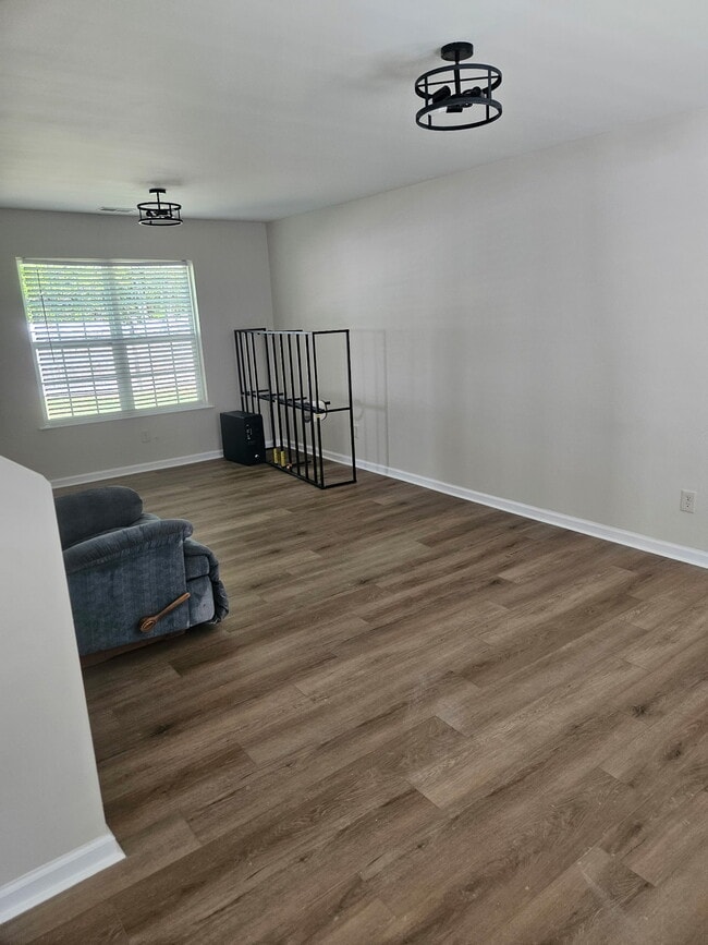 Photo - 109 Summer Vale Dr House