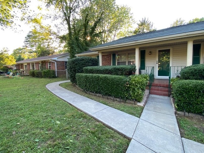 Building Photo - 3009 Oakland Dr NW