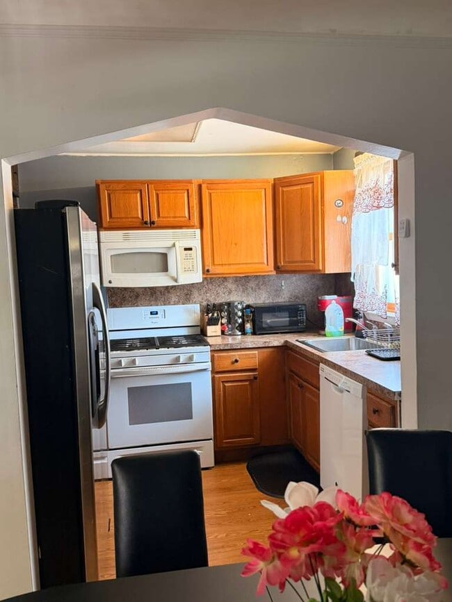 Photo - 24800 Dunning St