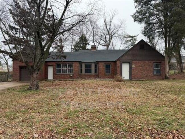 Photo - 520 Hentschel Pl