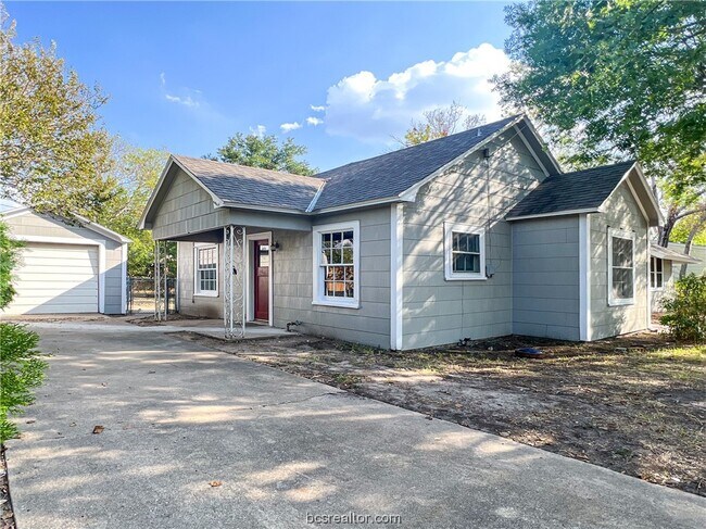 Photo - 202 Gilchrist Ave