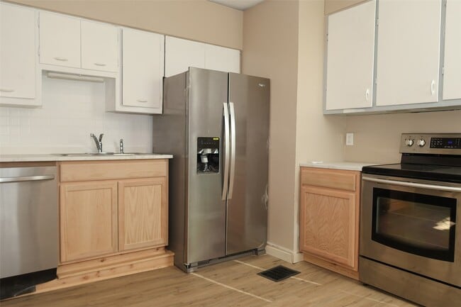 Photo - 3723 Wisconsin Ave