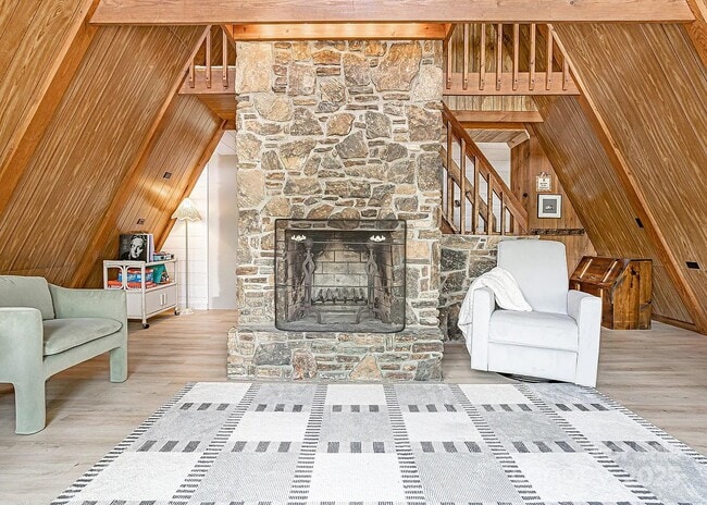 Photo - 826 Shumont Rd