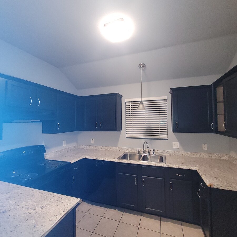 Photo - 208 Alpine Dr