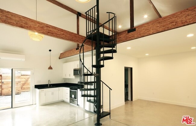 Photo - 904 Monterey Rd