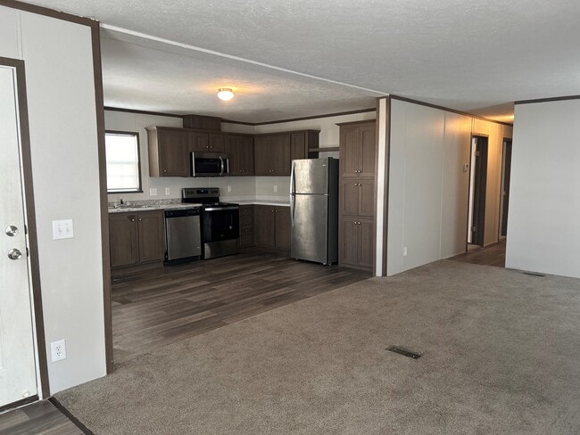 168 Cardinal Ln