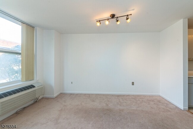 Photo - 300 Main St Unit 115