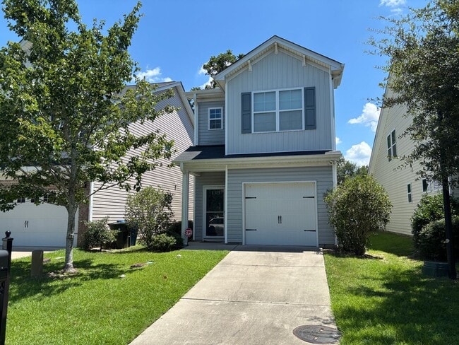 Building Photo - Modern 2-Bedroom Suite Home Near Hospitals...