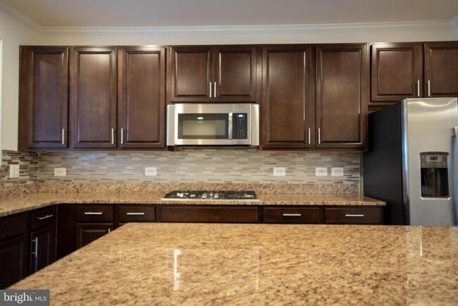 Photo - 8024 Cayzer Ln