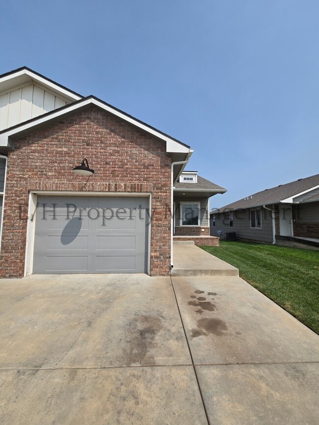 Building Photo - 2220 E Village Estates Dr Rental