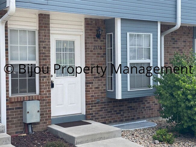Building Photo - Gold Hill Townhome