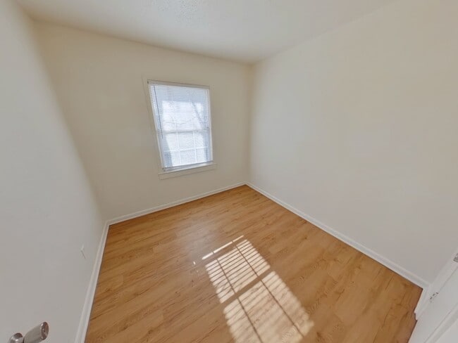 Photo - 1608 S Martinson St Unit 1