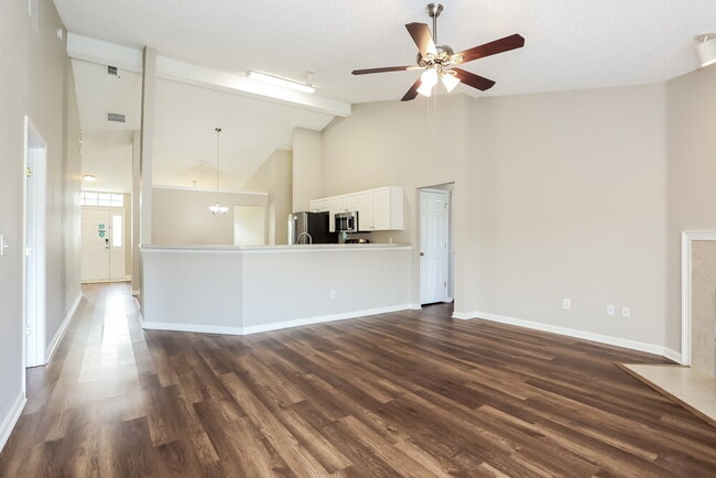 Photo - 2479 Coachman Lakes Dr