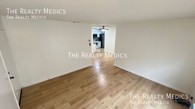 Photo - 1984 Agora Cir SE