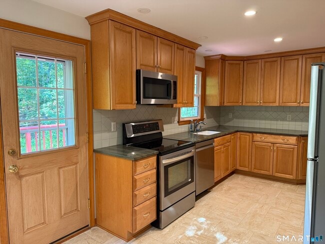 Photo - 19 Greenwood Ln