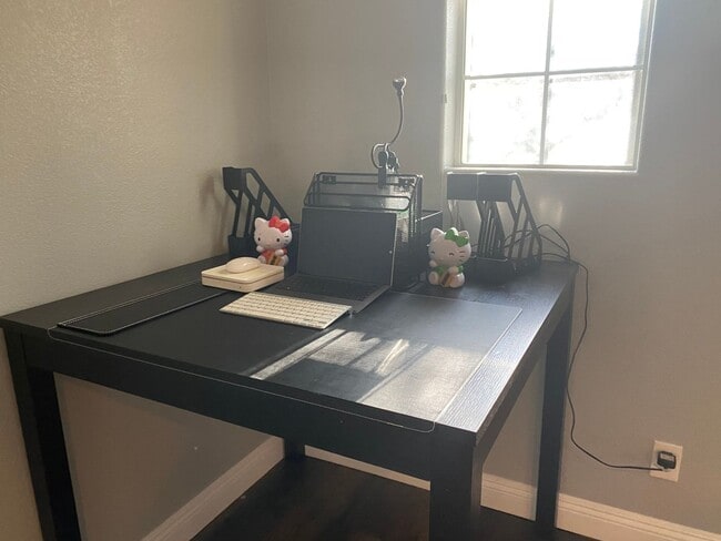 Photo - 734 Thornford St