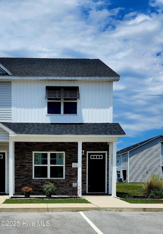 Photo - 76 Catalina Cir Townhome