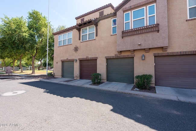 Building Photo - 2670 S Voyager Dr