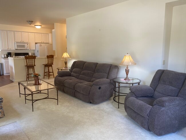 Open concept living area - 1075 Alameda Blvd Unit 1075