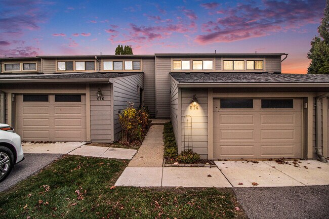 Photo - 614 Peninsula Ct