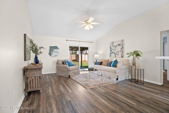 Photo - 13241 Mendenhall Pl