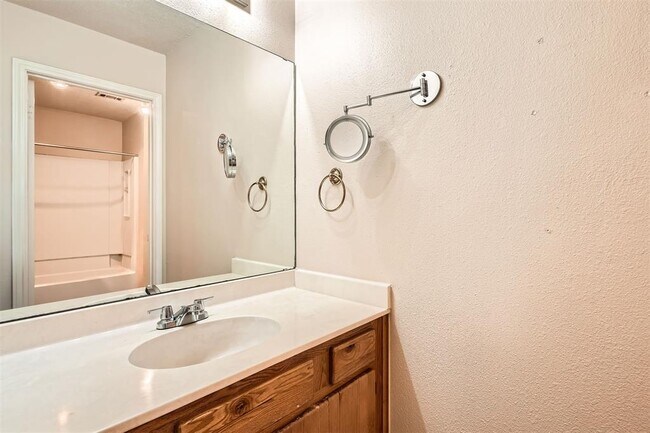 Photo - 1611 Cinnamon Path